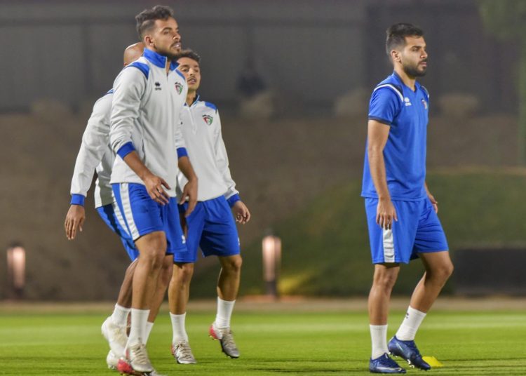 تدريبات منتخب الكويت استعدادا لمواجهة عمان