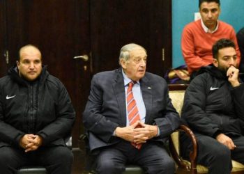 رئيس مصر للمقاصة في اجتماعه مع الفريق
