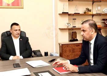 وزير الرياضة التونسي مع رئيس الاتحاد التونسي
