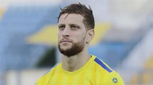 فخر الدين بن يوسف لاعب الفريق الأول لكرة القدم بالنادي الإسماعيلي