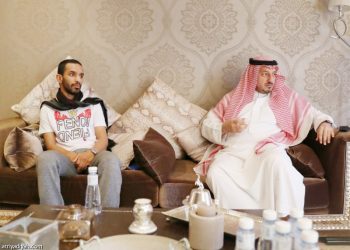 رئيس الاتحاد السعودي مع خالد الزيلعي