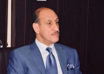 نجم منتخب العراق - وزير الرياضة