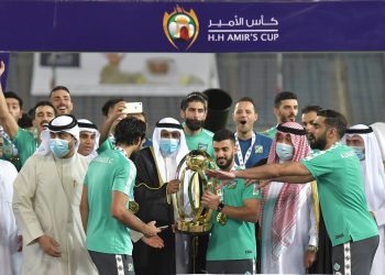 تسليم العربي كأس سمو الأمير
