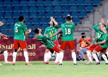 فرحة لاعبي الوحدات بعد الفوز على الفيصلى فى الدوري الأردني