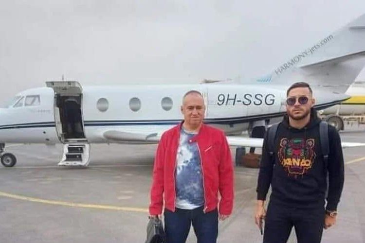 نادي قطر القطري يرسل طائرة خاصة للاعبه الجزائري يوسف البلايلي