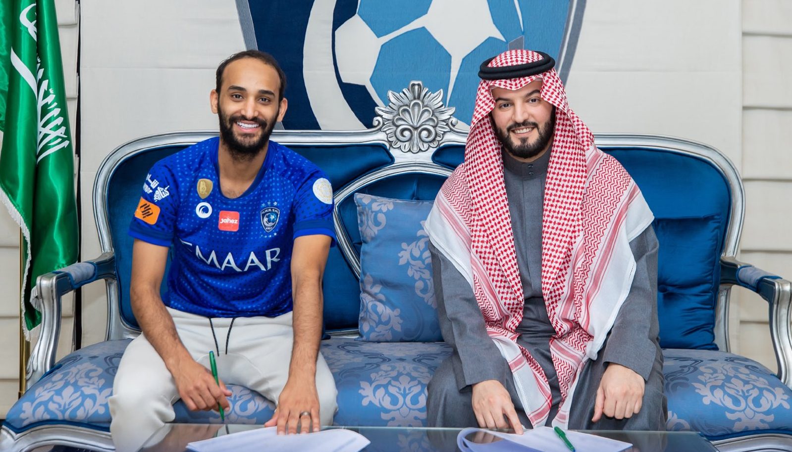 عبد الله عطيف يجدد عقده مع الهلال السعودي حتى 2023 التيار الاخضر