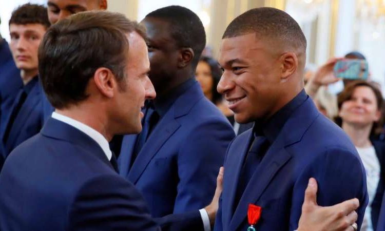 مبابي مع ماكرون رئيس فرنسا