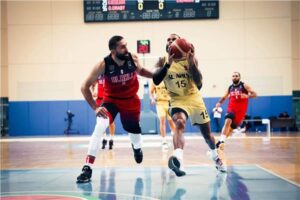 الأهلي يحجز مقعده في ربع نهائي البطولة العربية لكرة السلة بالكويت