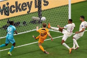 هولندا يهزم قطر بهدفين ويصعد لدور الـ 16 من مونديال العالم 2022