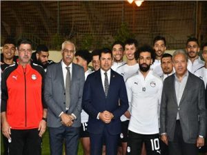 وزير الرياضة للاعبي منتخب مصر: اثق في قدراتكم على التأهل والمنافسة علي كأس أفريقيا