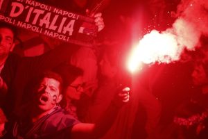 مصرع مشجع بالرصاص في احتفالات فوز نابولي بالدوري الإيطالي