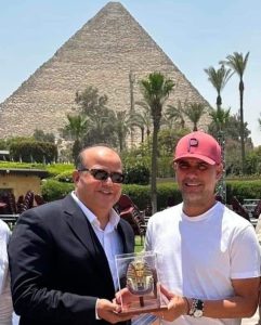 شاهد.. زيارة جوارديولا وعائلته لـ مصر.. ووزارة السياحة تعلن برنامج الزيارة